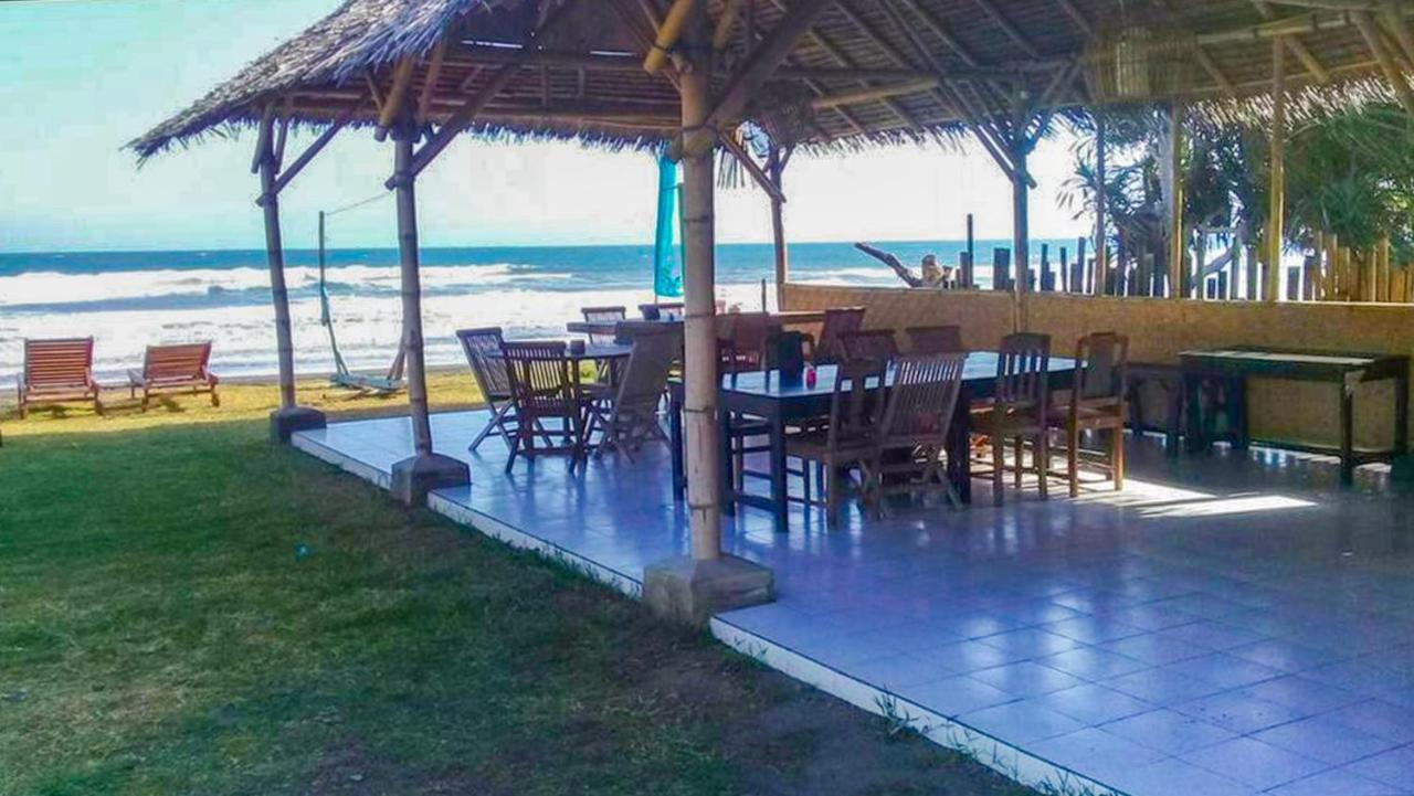 Hotel The Anara Surfing Camp Pulukan Exterior foto